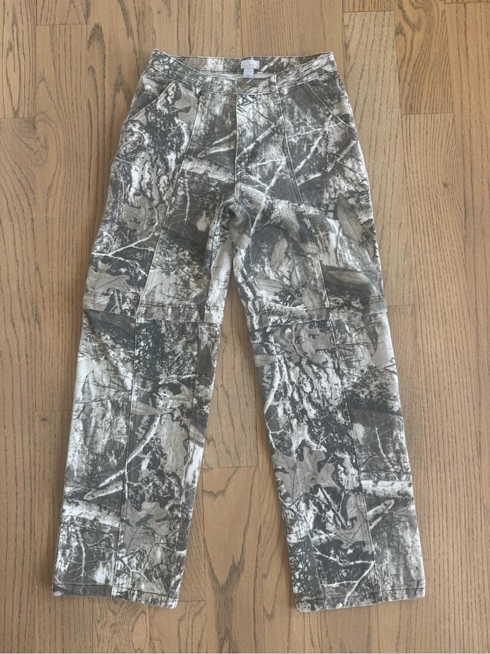 Tilly’s Convertible Camo Womens Pants - Small